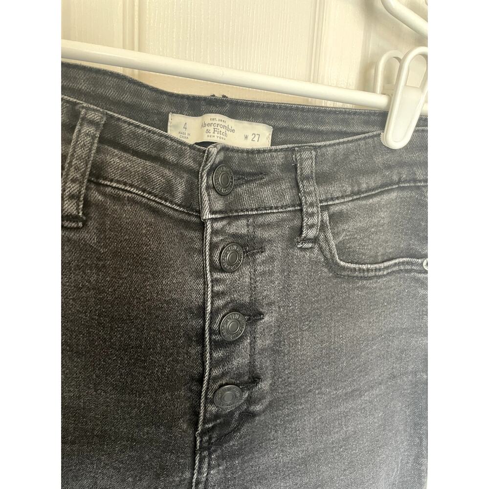 Abercrombie & Fitch - size 4 w27 - 4 button skinny Jeans - Black with holes